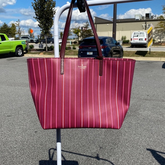 Kate Spade Purse - Picture 1 of 4